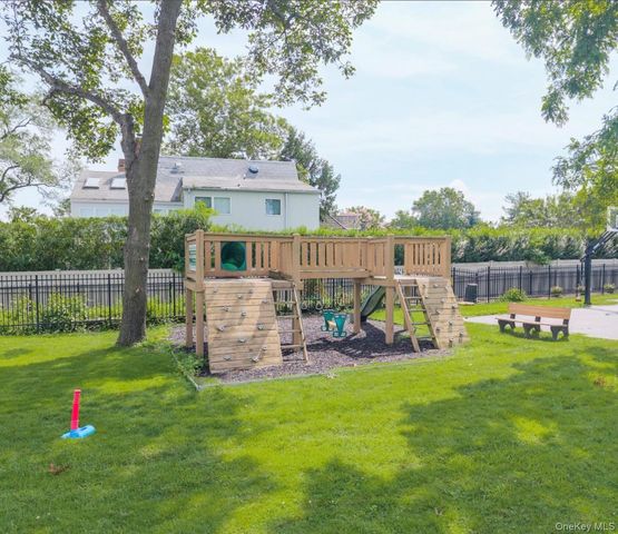 8 Goodwin Place, Northport, NY 11768