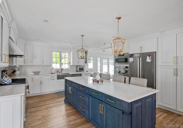 8 Goodwin Place, Northport, NY 11768