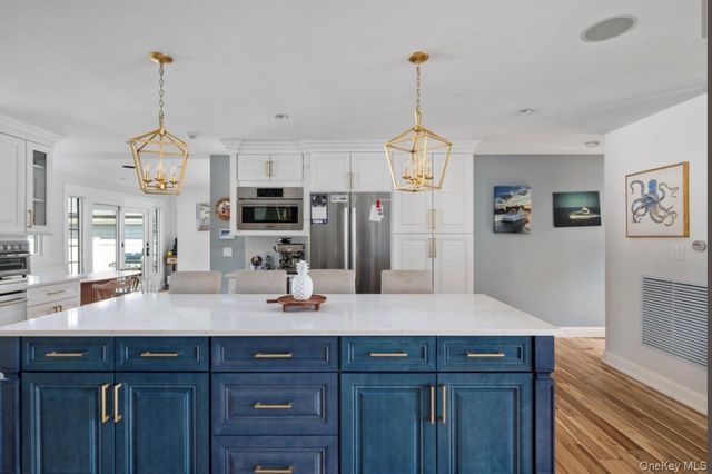 8 Goodwin Place, Northport, NY 11768