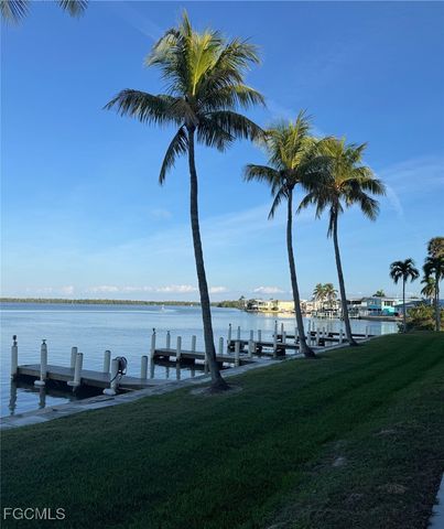 894 Buttonwood DR 115, Fort Myers Beach, FL 33931