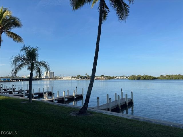 894 Buttonwood DR 115, Fort Myers Beach, FL 33931