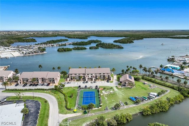 894 Buttonwood DR 115, Fort Myers Beach, FL 33931