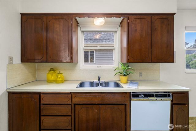 3724 S J Street, Tacoma, WA 98418