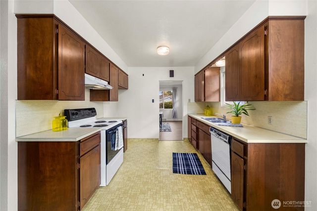 3724 S J Street, Tacoma, WA 98418