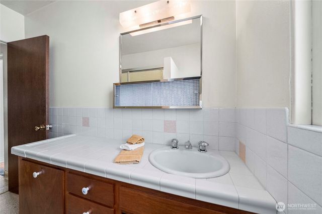 3724 S J Street, Tacoma, WA 98418