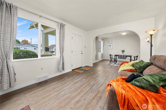 3724 S J Street, Tacoma, WA 98418