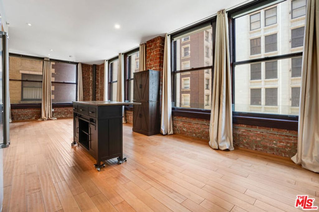 460 S Spring Street 512, Los Angeles, CA 90013