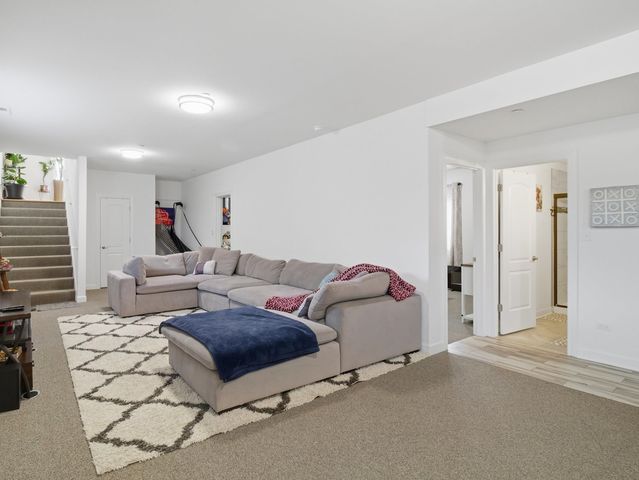 8566 S 83rd Avenue, Hickory Hills, IL 60457