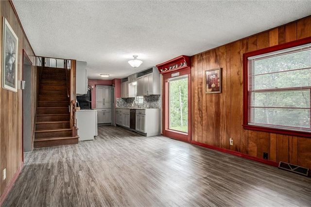 832 W 30th Street, Independence, MO 64055