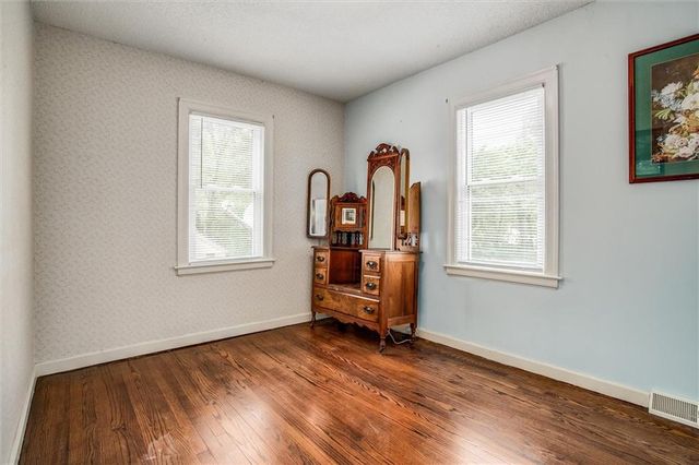 832 W 30th Street, Independence, MO 64055