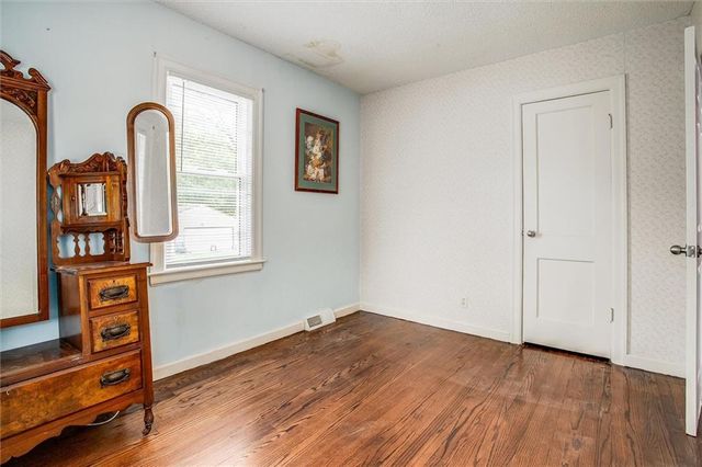 832 W 30th Street, Independence, MO 64055