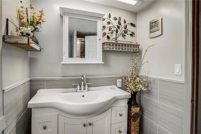 832 W 30th Street, Independence, MO 64055