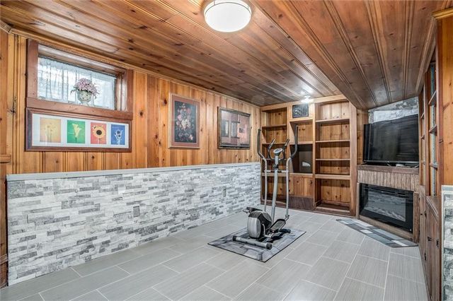 832 W 30th Street, Independence, MO 64055