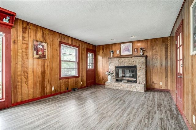 832 W 30th Street, Independence, MO 64055
