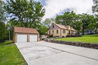 832 W 30th Street, Independence, MO 64055