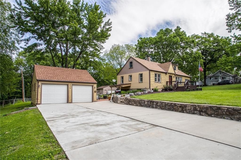832 W 30th Street, Independence, MO 64055