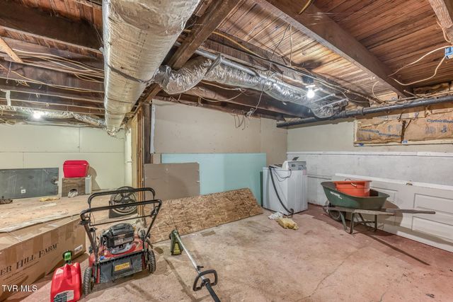 1525 Massachusetts Avenue, Bristol, VA 24201