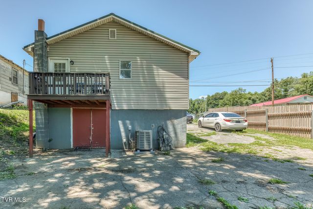 1525 Massachusetts Avenue, Bristol, VA 24201