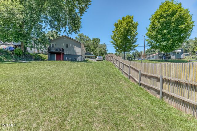 1525 Massachusetts Avenue, Bristol, VA 24201