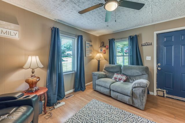 1525 Massachusetts Avenue, Bristol, VA 24201