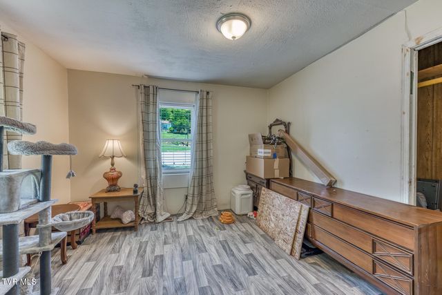 1525 Massachusetts Avenue, Bristol, VA 24201