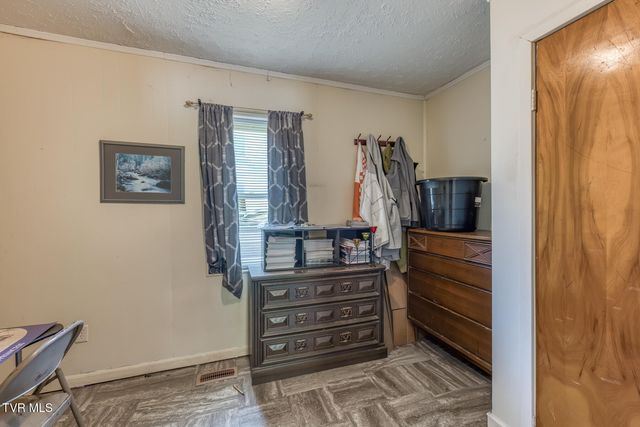 1525 Massachusetts Avenue, Bristol, VA 24201