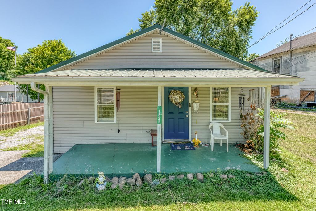 1525 Massachusetts Avenue, Bristol, VA 24201