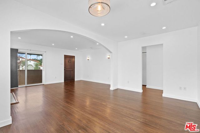 1716 S Genesee Avenue, Los Angeles, CA 90019