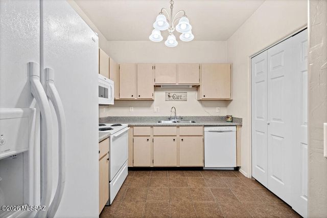 18864 S Brentford Drive, Sahuarita, AZ 85629