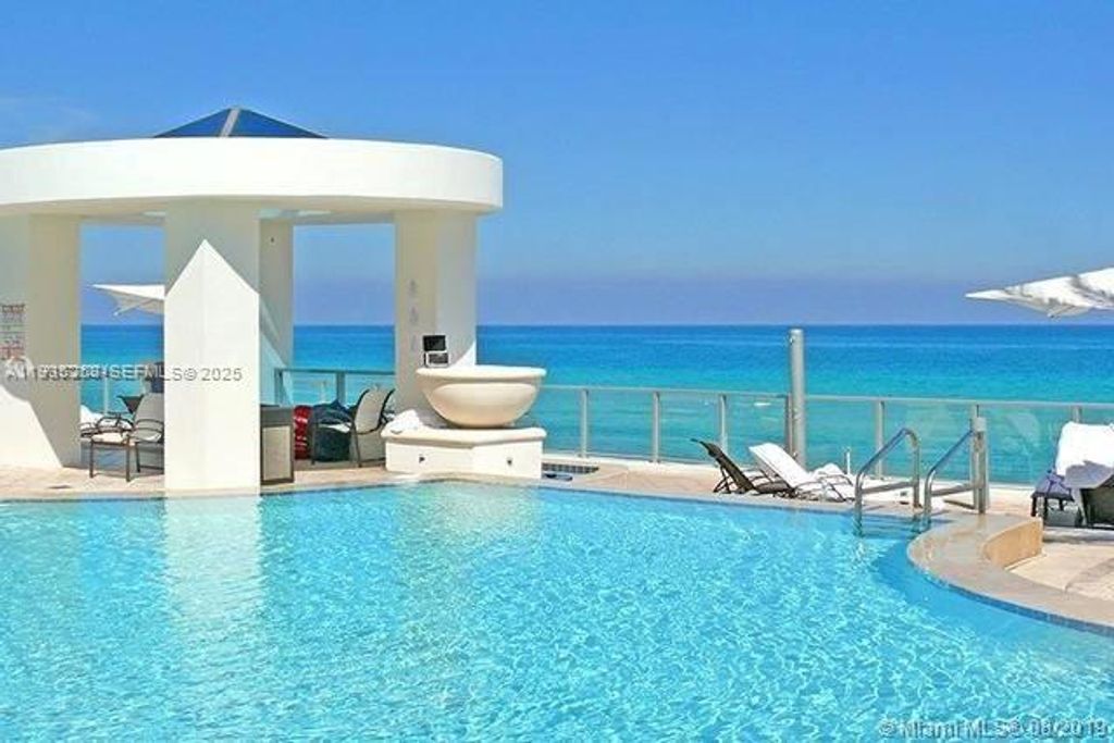 Image 5 of property listing at 3101 S Ocean Dr 606, Hollywood, FL 33019