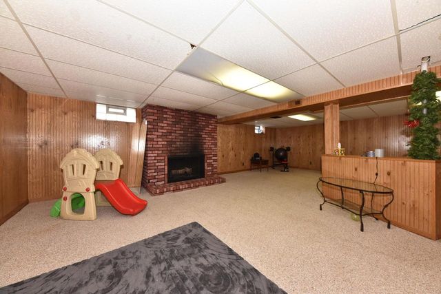 6100 W Hustis STREET, Milwaukee, WI 53223