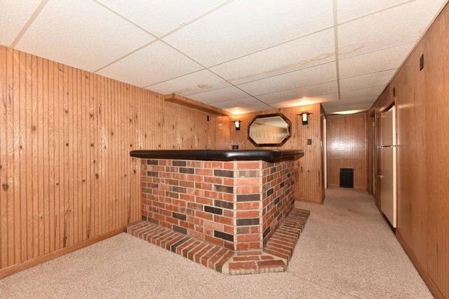 6100 W Hustis STREET, Milwaukee, WI 53223