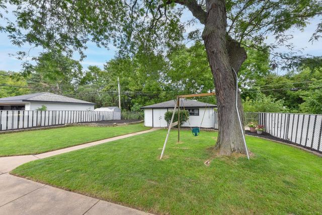 6100 W Hustis STREET, Milwaukee, WI 53223