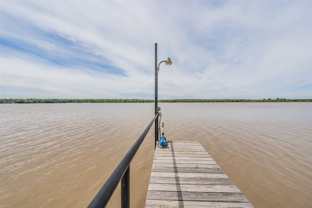 393 County Road 4874, Newark, TX 76071