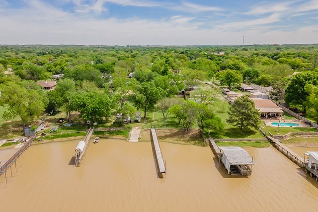 393 County Road 4874, Newark, TX 76071