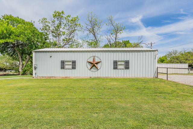 393 County Road 4874, Newark, TX 76071