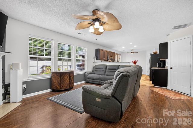 9833 Aventide Lane, Charlotte, NC 28215
