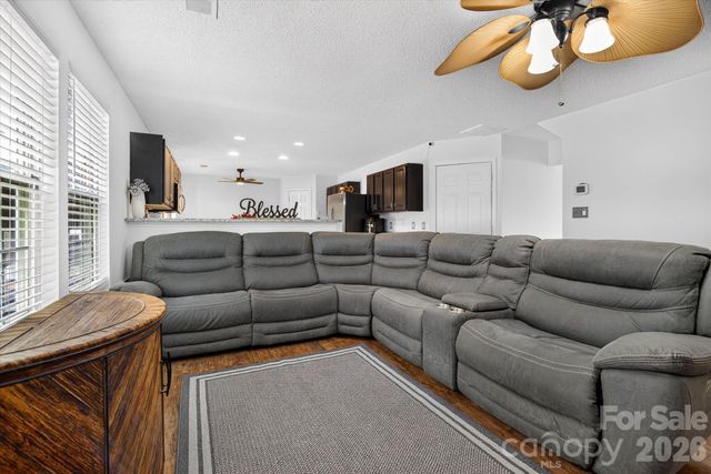 9833 Aventide Lane, Charlotte, NC 28215