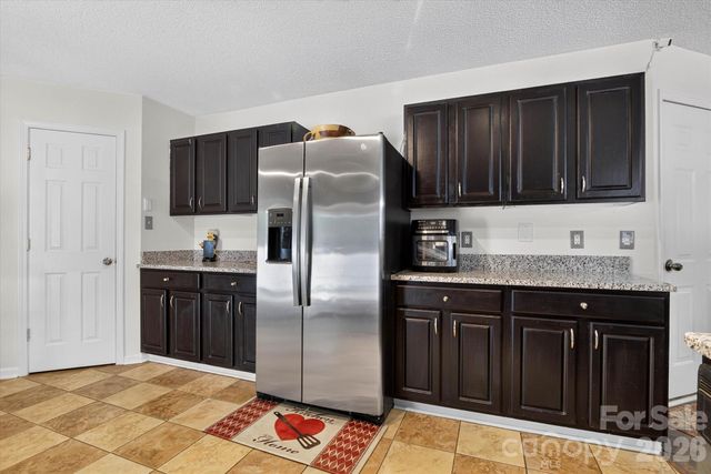 9833 Aventide Lane, Charlotte, NC 28215