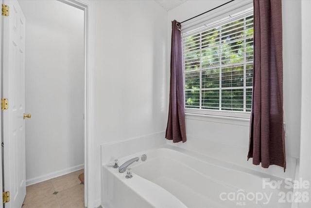 9833 Aventide Lane, Charlotte, NC 28215