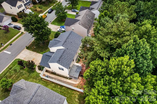 9833 Aventide Lane, Charlotte, NC 28215