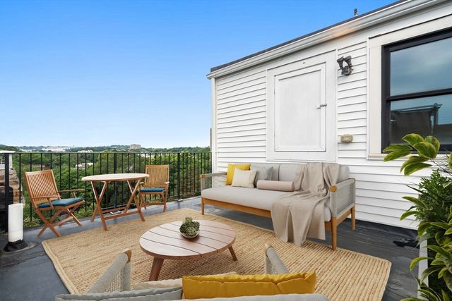 324 Tappan 2, Brookline, MA 02445