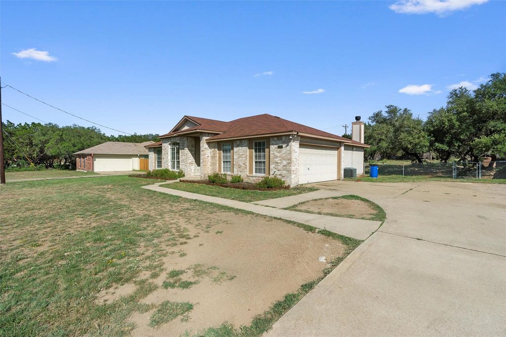 6005 La Mesa ST, Lago Vista, TX 78645