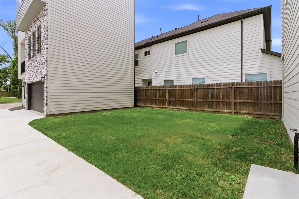 5510 Hardy Street, Houston, TX 77009