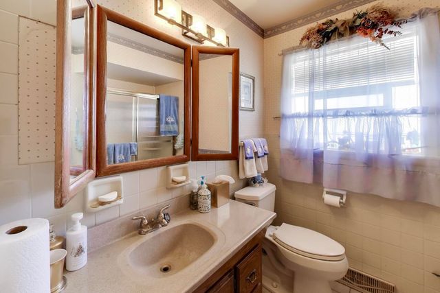 16827 Parkside Avenue, South Holland, IL 60473