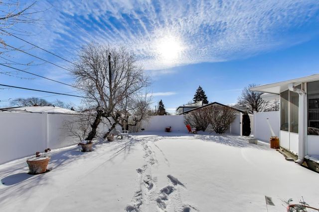 16827 Parkside Avenue, South Holland, IL 60473