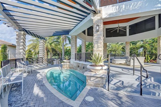 10467 NW 82nd St 10, Doral, FL 33178