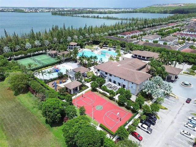 10467 NW 82nd St 10, Doral, FL 33178
