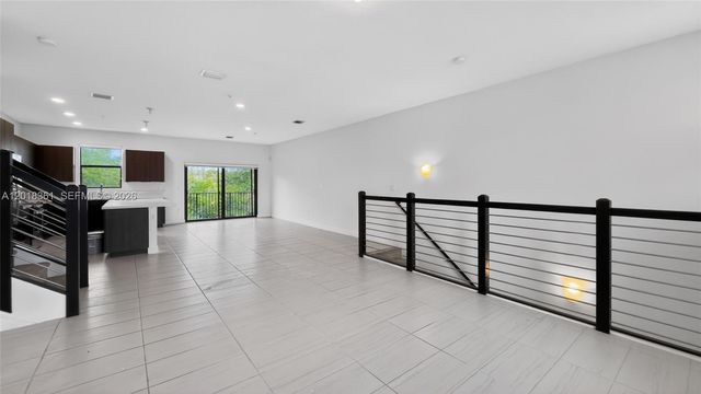 10467 NW 82nd St 10, Doral, FL 33178