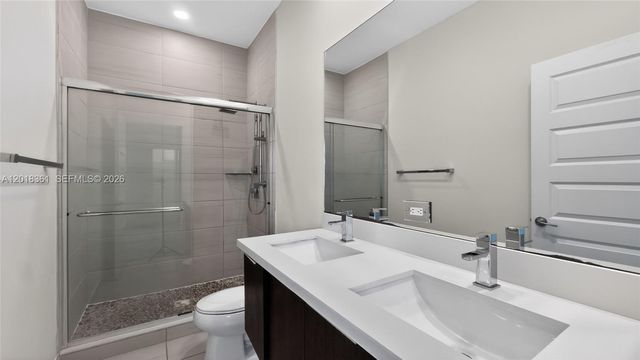 10467 NW 82nd St 10, Doral, FL 33178